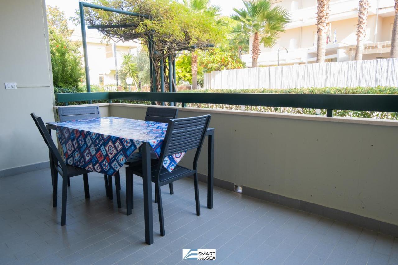 Smart And Sea Gardens Apartment Tortoreto Exterior photo